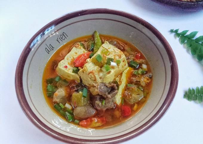 Resep mudah memasak Asem-asem Kuning Tahu Daging Pedas dijamin istimewa