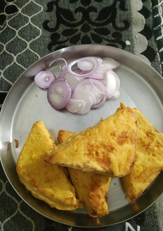 ब्रेड पकोडा (Bread pakoda recipe in Hindi) रेसिपी मुख्य फोटो