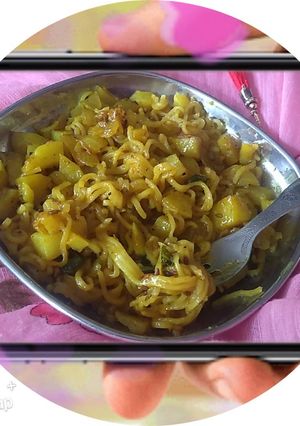 मैगी (maggi recipe in Hindi) रेसिपी मुख्य फोटो