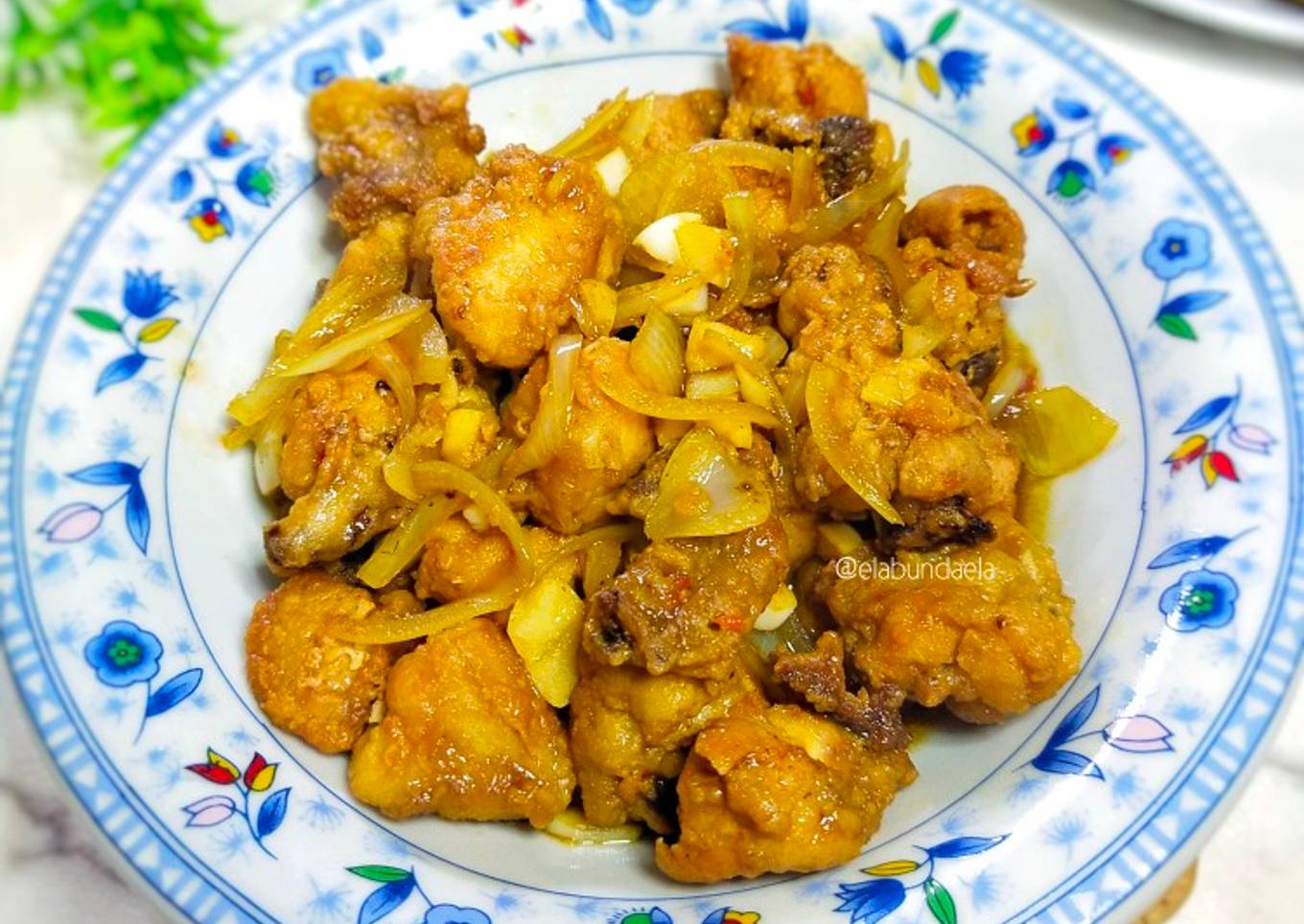 Ayam Goreng Bersaus