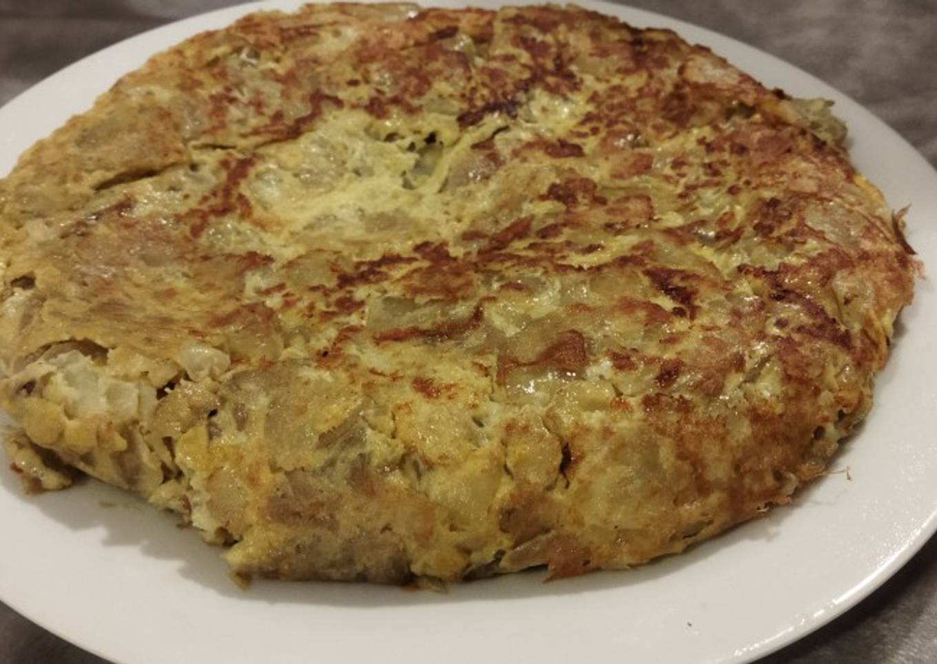 Tortilla de patatas al microondas con poco aceite