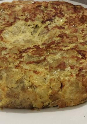 Una foto de Tortilla de patatas al microondas con poco aceite