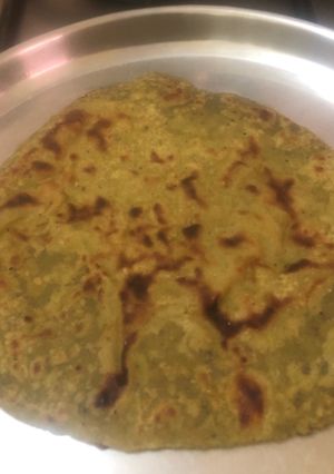 A picture of Palak roti.