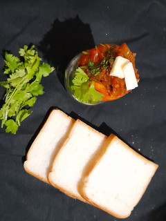 વેજ શાકશુકા (Veg Shakshuka Recipe In Gujarati) રેસીપી મુખ્ય ફોટો