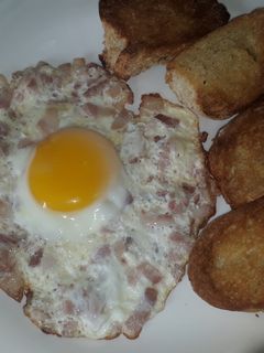 Una foto de Huevo frito truquiao
