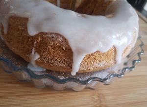 Foto di #558 Ciambella carote e mandorle con glassa al limone 🥕🥜🍋
