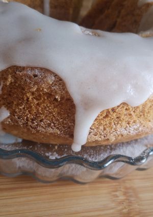 Foto di #558 Ciambella carote e mandorle con glassa al limone 🥕🥜🍋