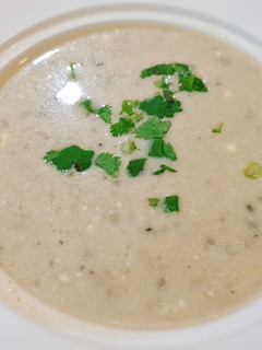 A picture of ซุปข้นเห็ด Cream of mushroom soup.