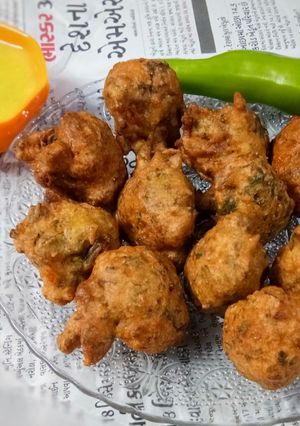 A picture of Methi na gota / pakoda.