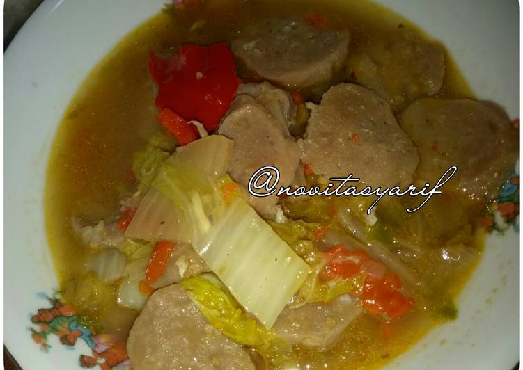 Resep: Tumis Sawi Putih + Bakso Farah Quinn