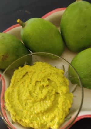 કાચી કેરી ની ચટણી (Kachi Keri Chutney Recipe In Gujarati) રેસીપી મુખ્ય ફોટો