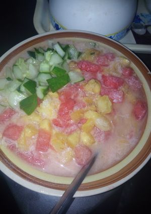 A picture of Fruit salad.