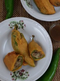जोधपुरी मिर्ची वडा (Jodhpuri mirchi vada recipe in Hindi) रेसिपी मुख्य फोटो