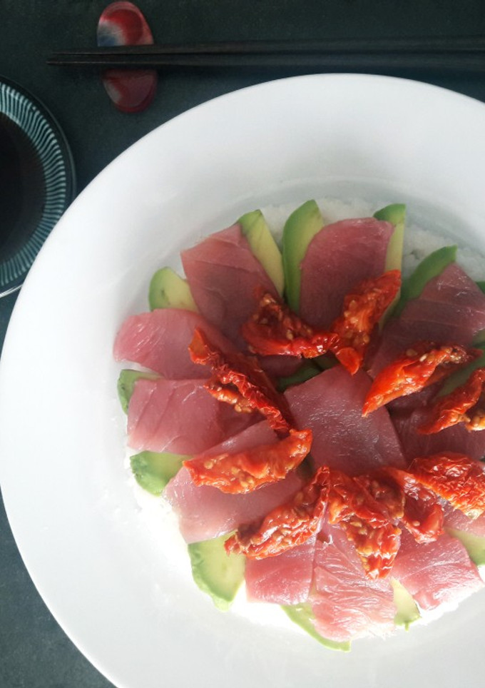 Una foto de Pizza-sushi de atún 🍣🍕