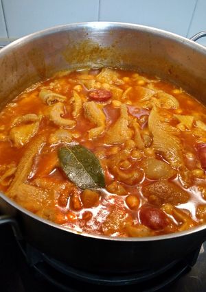 Una foto de Callos con garbanzos