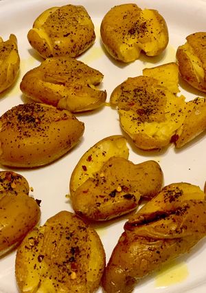 A picture of Oven baked potatoes.