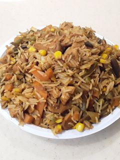 صورة لوصفة رز بالدجاج والخضار صحي 😍🍚🍛❤