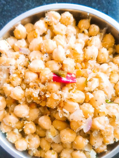 கார சென்னா சுண்டல் (Kaara channa sundal recipe in tamil) செய்முறை முக்கிய புகைப்படம்