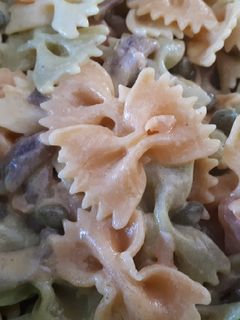 Una foto de 43. Ensalada de lacitos con salmón ahumado