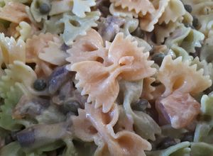 Foto principal de 43. Ensalada de lacitos con salmón ahumado