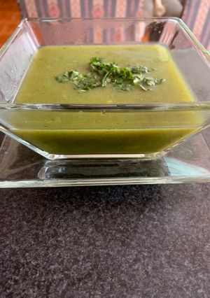 Una foto de Crema de zapallo italiano y espinaca sin carne sin crema