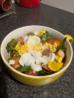 A picture of Chicken rocket salad with sweet chilli dressing.