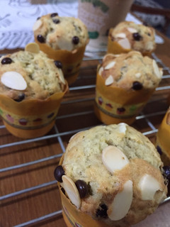 Foto resep Banana Almond Chocochip Muffin (no mixer)