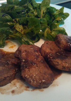 Una foto de Solomillo con salsa de vino y Worcestershire