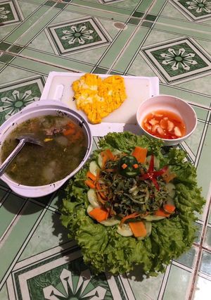 Hình của món Xà lách quấn nộm.