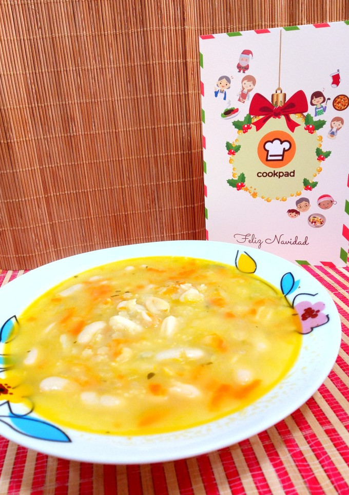 Una foto de Sopa de alubias y estrellitas