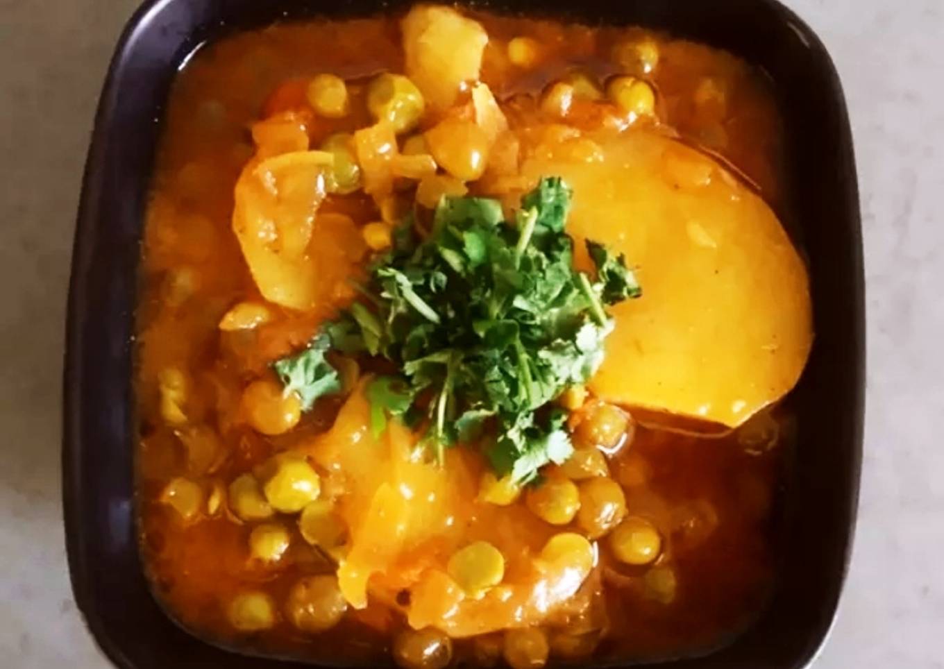 Matar-aloo curry