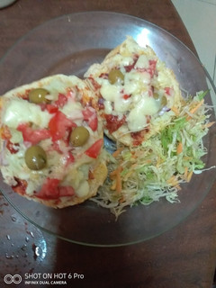 A picture of Vegetable mini piza#15minorlesscookingchallenge#jikonichallenge.