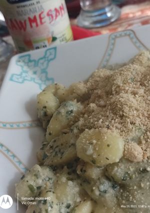 Una foto de Gnocchi veganos con salsa de castaña y kale 🥬
