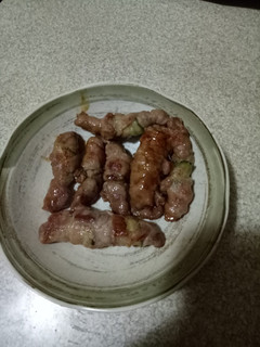 梅花豬肉片捲小黃瓜 的食譜成品照片