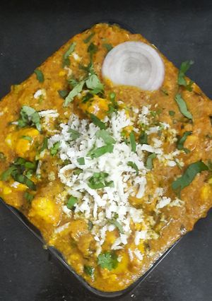 ચીઝ બટર મસાલા (Cheese Butter Masala Recipe In Gujarati) રેસીપી મુખ્ય ફોટો