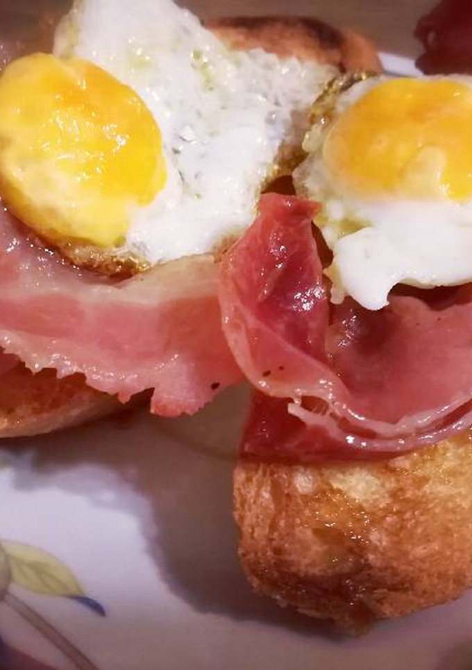 Una foto de Entrante de jamón y huevo