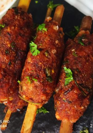 A picture of Beetroot aloo kababs.