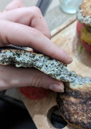 Una foto de Panes de linaza para sándwich sin horno