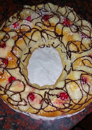 Una foto de Rosca de Pascua Rellena