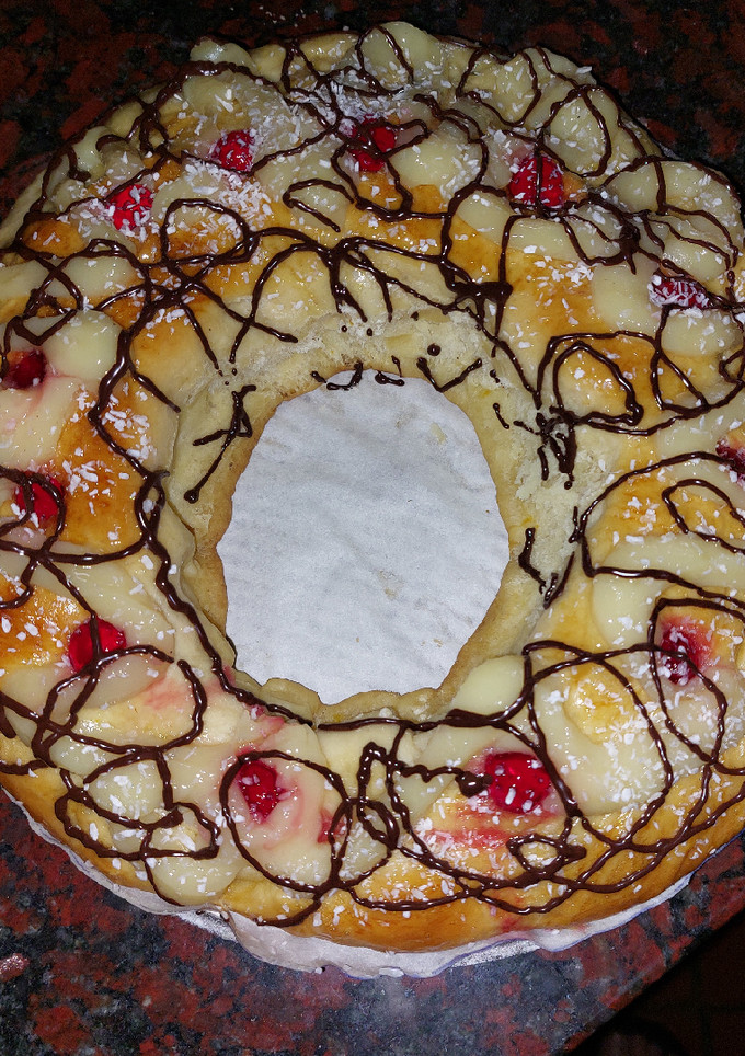 Una foto de Rosca de Pascua Rellena