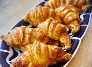 Foto principal de Croissant de hojaldre relleno de cabello de ángel (en airfryer)