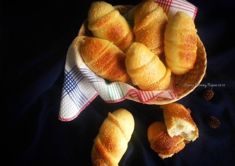 Resep Roti Manis Mocaf isi Kelapa, Bisa Manjain Lidah