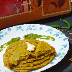 A picture of Punch Ratan Dal Paratha.