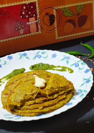 A picture of Punch Ratan Dal Paratha.