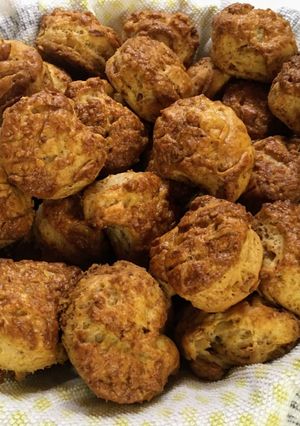 Réteges tepertős pogácsa recept fotója