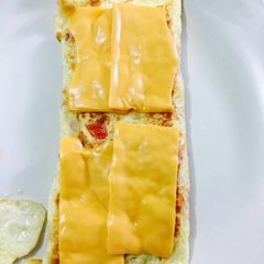 Omelette with cheese A picture of Omelette with cheese.
