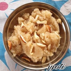 A picture of Sooji Halwa.