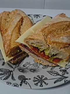 Una foto de Bocadillo de cabeza de jabalí