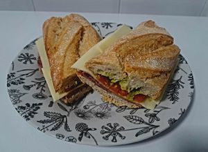 Foto principal de Bocadillo de cabeza de jabalí