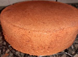 Una foto de Bizcochuelo para torta de chocolate esponjoso